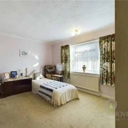 Image 5 - North Western Avenue, West Northamptonshire, NN2 8HJ, United Kingdom - House for sale