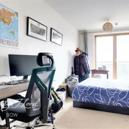 Image 7 - Suttons Wharf South, Palmers Road, London, E2 0TA, United Kingdom - Apartment for rent