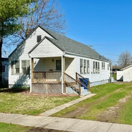 Buy this 3 bed house on 237 Fair Avenue in Flora, IL 62839