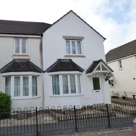 Rent this 2 bed house on 17 Goldfinch Gate in Gillingham, SP8 4GZ