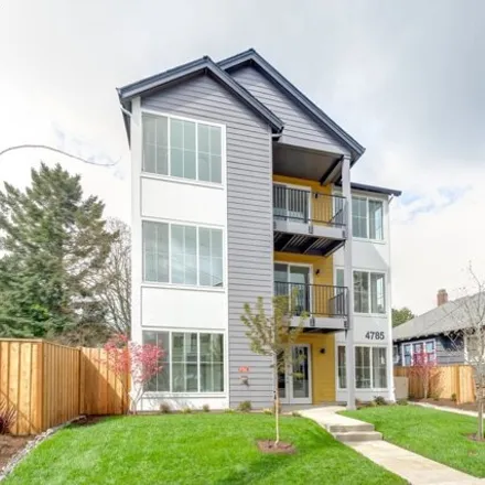 Buy this 2 bed condo on Pinkhaus in 4805 North Albina Avenue, Portland