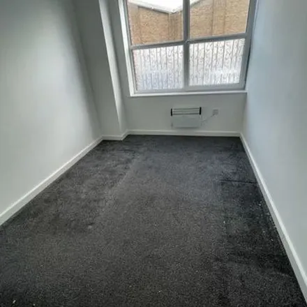 Image 3 - Dunstable Road, Luton, LU1 1BE, United Kingdom - Apartment for rent