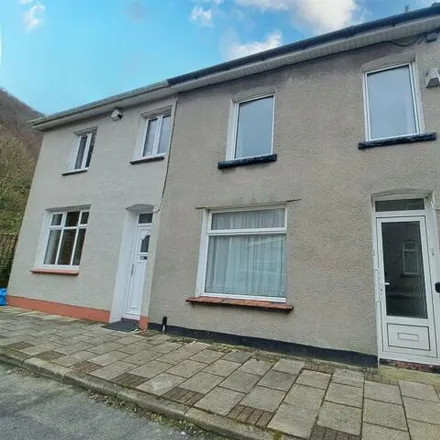 Buy this 3 bed townhouse on Oak Terrace in Pont-y-waun, NP11 7BX