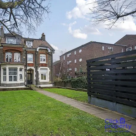 Rent this studio apartment on 57 Mount Pleasant Villas in London, N4 4HB