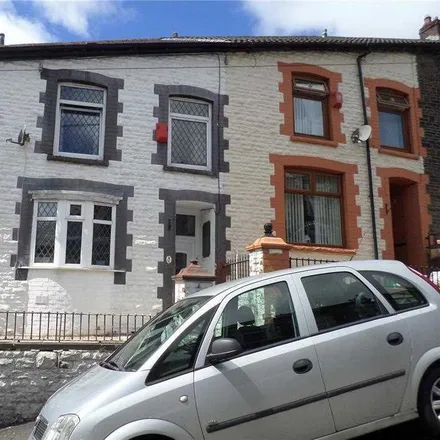 Rent this 3 bed townhouse on Brynhyfryd in Tylorstown, CF43 3AR