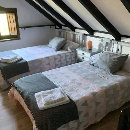 Rent this 2 bed townhouse on 24315 Folgoso de la Ribera