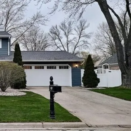 Buy this 4 bed house on 666 Ridgeview Court in Allouez, WI 54301