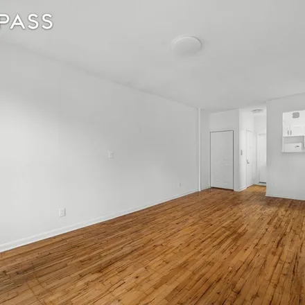 Rent this 1 bed apartment on 336 East 61st Street in New York, NY 10065