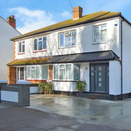 Buy this 4 bed duplex on Hill Road in Southend-on-Sea, SS2 6JT