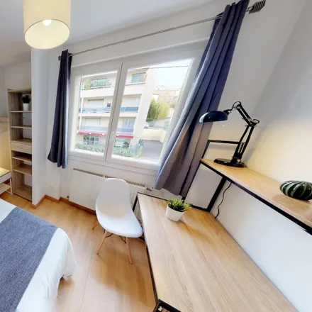 Rent this 5 bed room on 49 rue du Faubourg Saint Jaumes