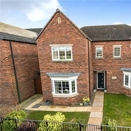 Buy this 5 bed house on Sherwood Way in Oulton, LS26 8GL