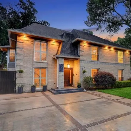 Image 3 - 4109 West T C Jester Boulevard, Houston, TX 77018, USA - House for sale