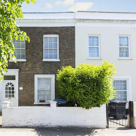 Rent this 3 bed townhouse on Butterflies Childcare in 3 Beulah Road, London