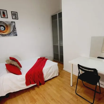 Rent this 1 bed apartment on Oficina de Atención al Ciudadano in Gran Vía, 3