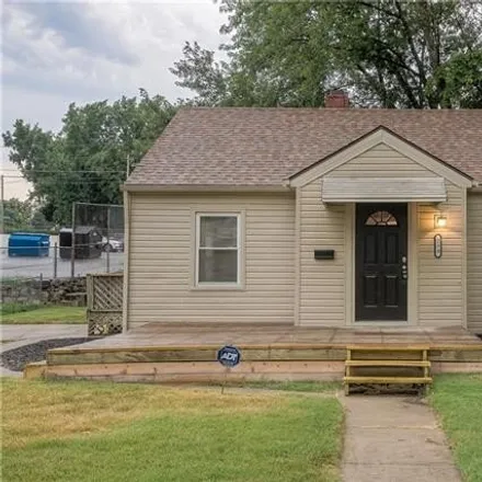 Buy this 2 bed house on 450 South Huttig Avenue in Fairmount, Independence