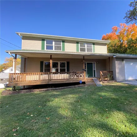 Image 1 - 403 Hickory Street, Fairmont Place, Hillsboro, IL 62049, USA - House for sale