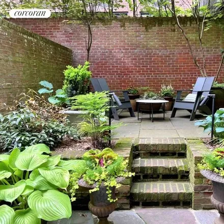 Image 9 - 337 East 50th Street, New York, NY 10022, USA - Townhouse for sale