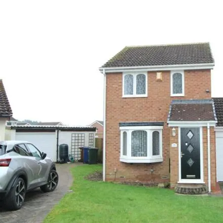 Buy this 3 bed house on Aldeburgh Avenue in Blucher, NE15 8TG