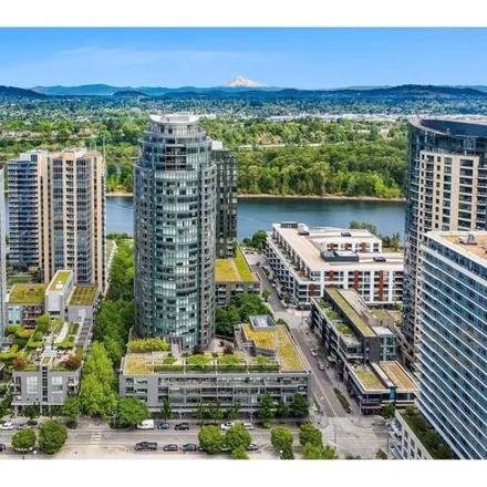 Buy this studio condo on 3601 South River Parkway in Portland, OR 97239