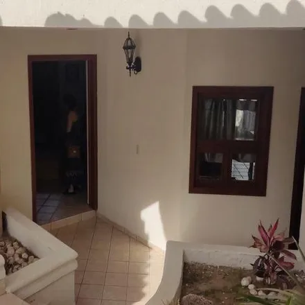 Rent this 3 bed house on Calle Caballerangos 103 in Bosques Del Refugio, 37123 León