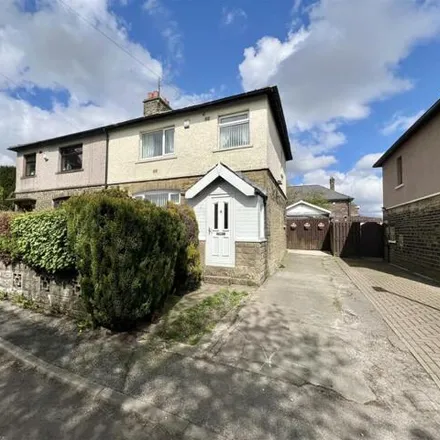 Buy this 3 bed duplex on Lingfield Crescent in Bradford, BD13 2SA