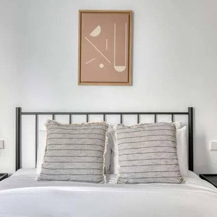 Rent this 2 bed apartment on Madrid in Oficina Parroquial, Calle del Alcalde Sáinz de Baranda