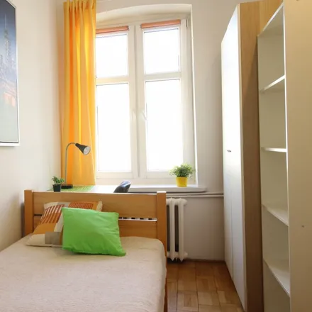 Rent this 6 bed room on Zawiszy Czarnego 35 in 91-817 Łódź, Poland