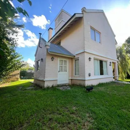 Buy this 3 bed house on José María Ezeiza in Partido de Ezeiza, 1801 Canning