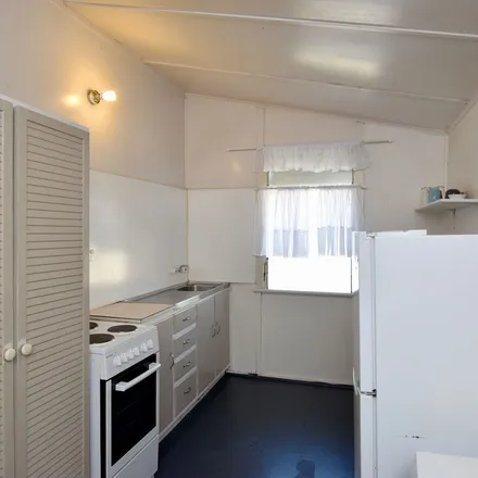 Image 2 - Bramston Street, Gladstone Central QLD 4680, Australia - Apartment for rent