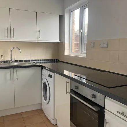 Rent this studio apartment on Heather Close in Carterton, OX18 1TH