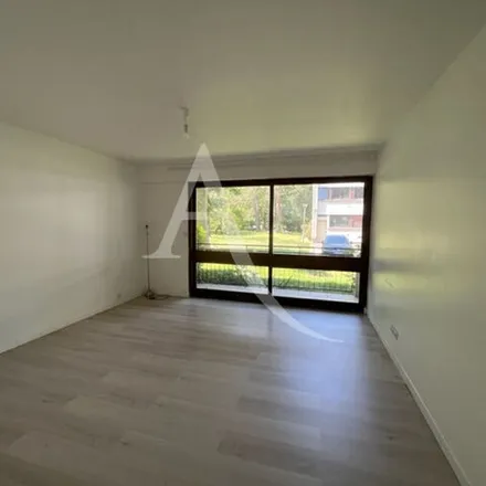 Rent this 2 bed apartment on 2 Rue de la Poste in 91800 Brunoy, France