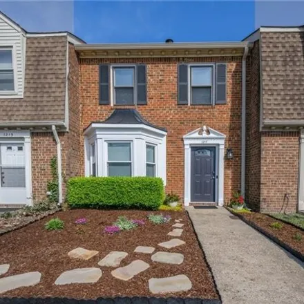 Buy this 2 bed townhouse on 1219 Mabry Mill Place in Chesapeake, VA 23320