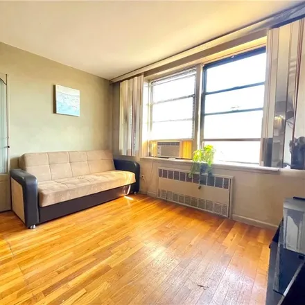 Image 7 - 2680 East 19th Street, New York, NY 11235, USA - Condo for sale