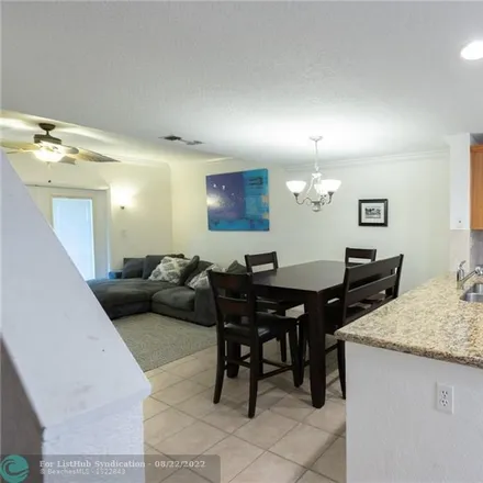 Image 5 - 2798 Northeast 15th Court, Country Club Isles, Pompano Beach, FL 33062, USA - Townhouse for sale
