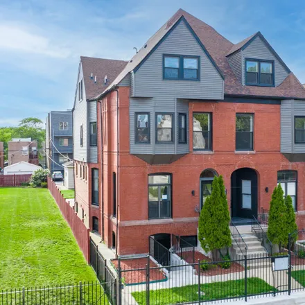 Buy this 3 bed duplex on 3318 South Indiana Avenue in Chicago, IL 60616