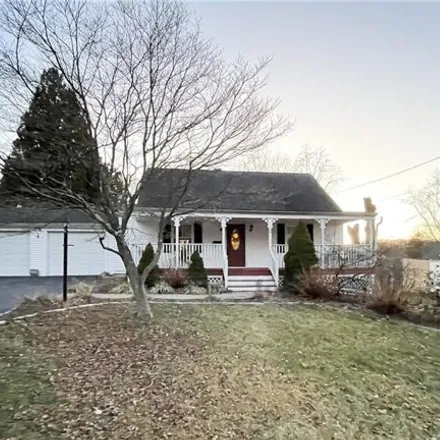Rent this 3 bed house on 2 Sunset Road in East Haven, CT 06512