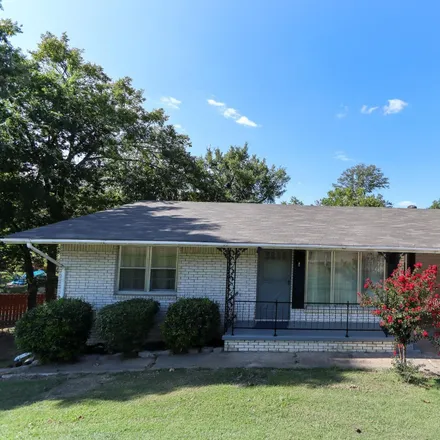 Buy this 5 bed house on Linwood Drive in Paragould, AR 72450