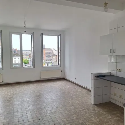 Image 5 - Place Vauban 23, 6000 Charleroi, Belgium - Apartment for rent