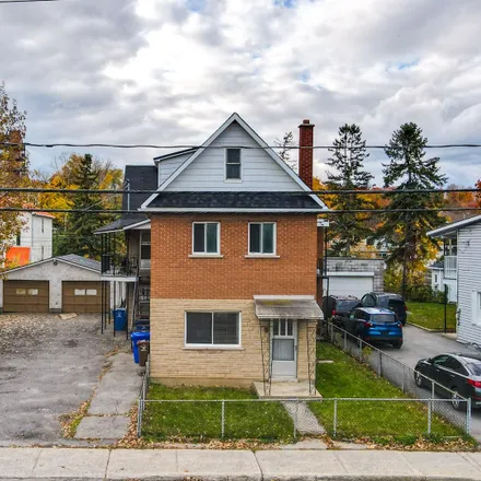 Buy this 2 bed townhouse on 3 Boulevard Saint-Joseph in Gatineau, QC J8Y 3V6