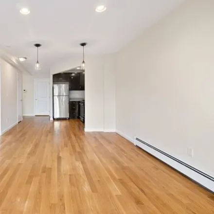 Image 4 - 25-47 23rd Street, New York, NY 11102, USA - Condo for sale