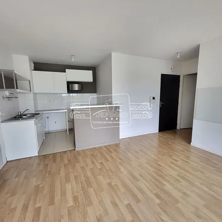 Rent this 3 bed apartment on 2 Rue de la Chevalerie in 44300 Nantes, France