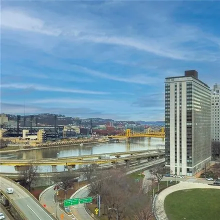 Image 3 - Gateway Towers, 320 Fort Duquesne Boulevard, Pittsburgh, PA 15222, USA - Condo for sale