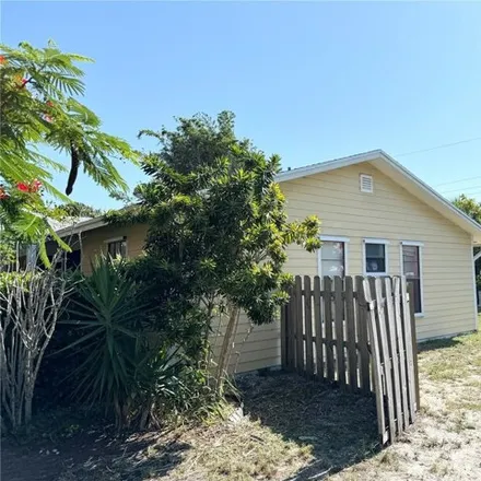 Image 2 - 2703 Ne Spruce Ridge Ave, Jensen Beach, Florida, 34957 - House for sale