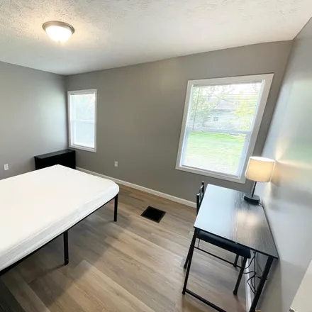 Rent this 3 bed room on Indianapolis