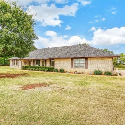 Buy this 4 bed house on 3441 West Modelle Avenue in Clinton, OK 73601
