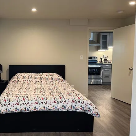 Rent this 1 bed apartment on Oakland