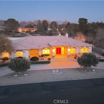 Image 2 - 14757 Pamlico Road, Apple Valley, CA 92307, USA - House for sale