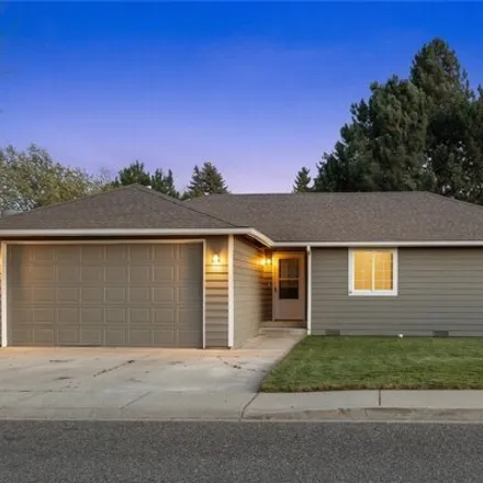 Buy this 3 bed house on 276 West Mount Hood Court in Ellensburg, WA 98926