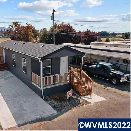 Buy this 2 bed house on 298 South Santiam Street in Lebanon, OR 97355