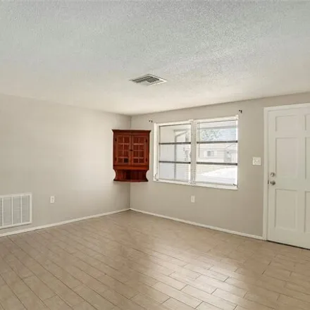 Image 3 - 3702 Dickens Drive, Holiday, FL 34691, USA - House for sale